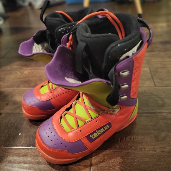 Celsius snow boots size 8 US orange purple and green. - Picture 2 of 4
